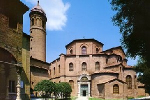 Xtrallusion offers characteristic Bed and Breakfast, B&B, Guest House, Hotel, Albergo and Country Lodge accommodation in Italy. Plus independent self-guided Walking, Adventure, Activity, Skiing and Paragliding Holiday itineraries on the Italian Rivieras, in the Italian Lakes, in the Italian Alps and in some of the most beautiful corners of Italy.